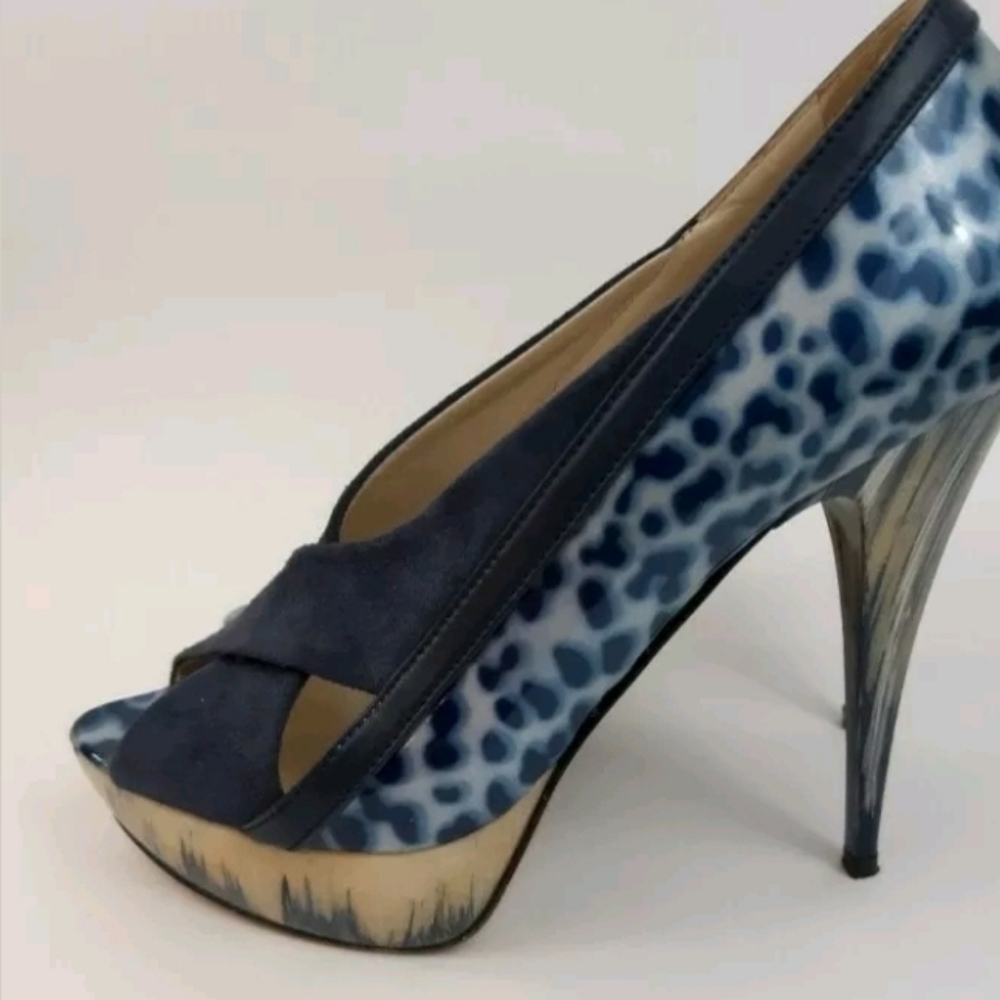 Angeleigh Anastasio Blue Platform Heels SZ 37